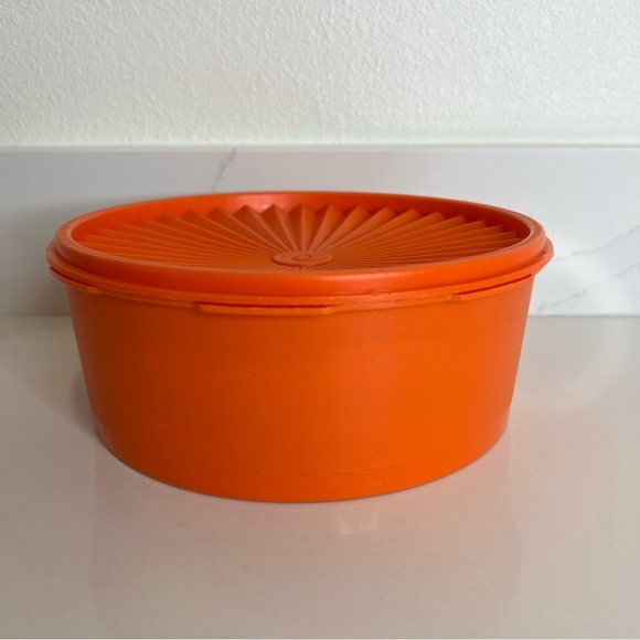 Vintage Tupperware Harvest Orange Servalier Storage Canister Snack Saver w/ Lid - Picture 10 of 10